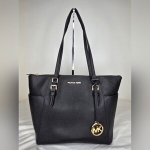 Michael Kors aprox 11"x10"inchs- Black Tote Bag W/ Golden Hardware